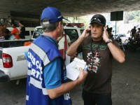 Sérgio Mallandro tem moto apreendida  em blitz na favela da Rocinha